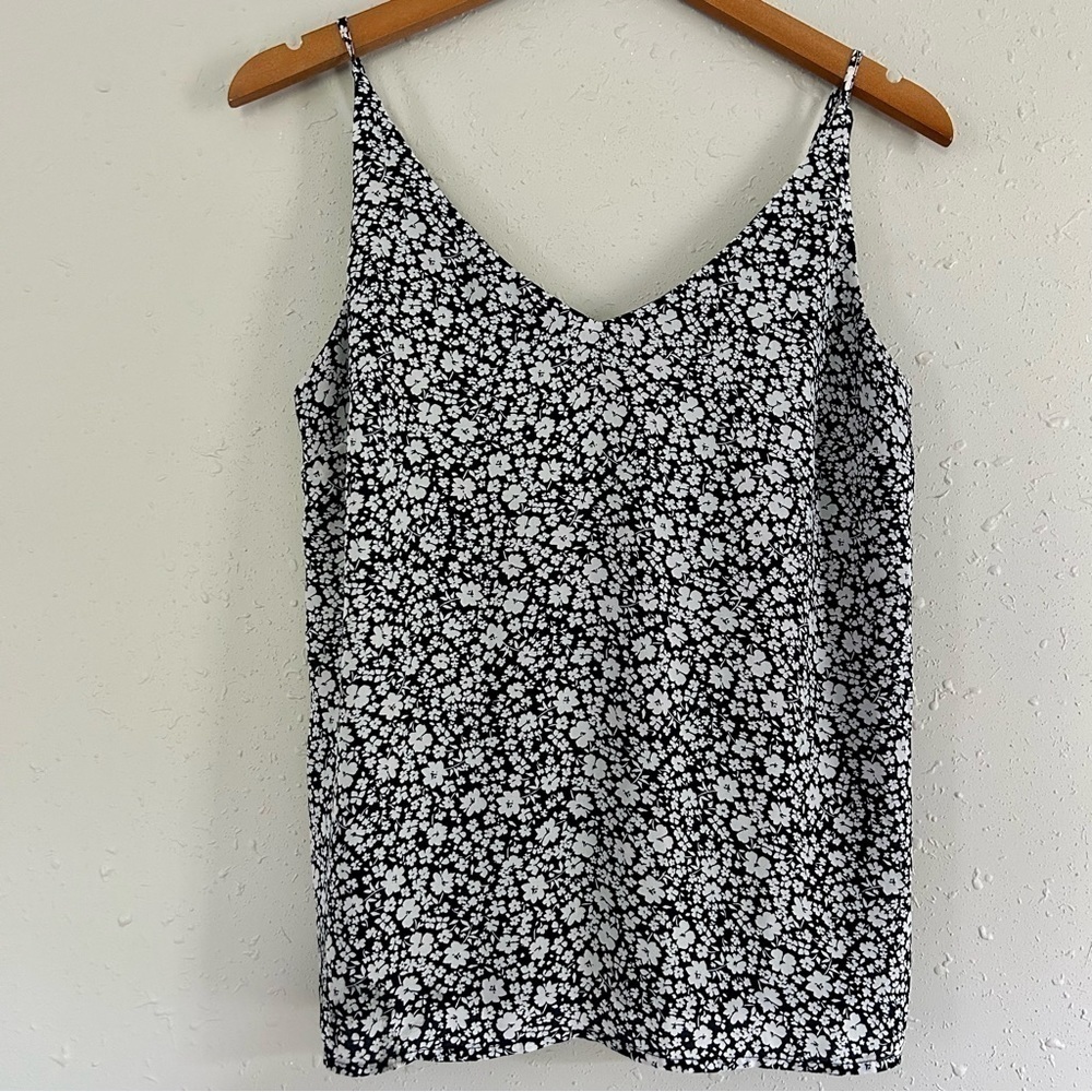🦋 Banana Republic Factory Blue White Floral Tank Top Camisole Blouse Small